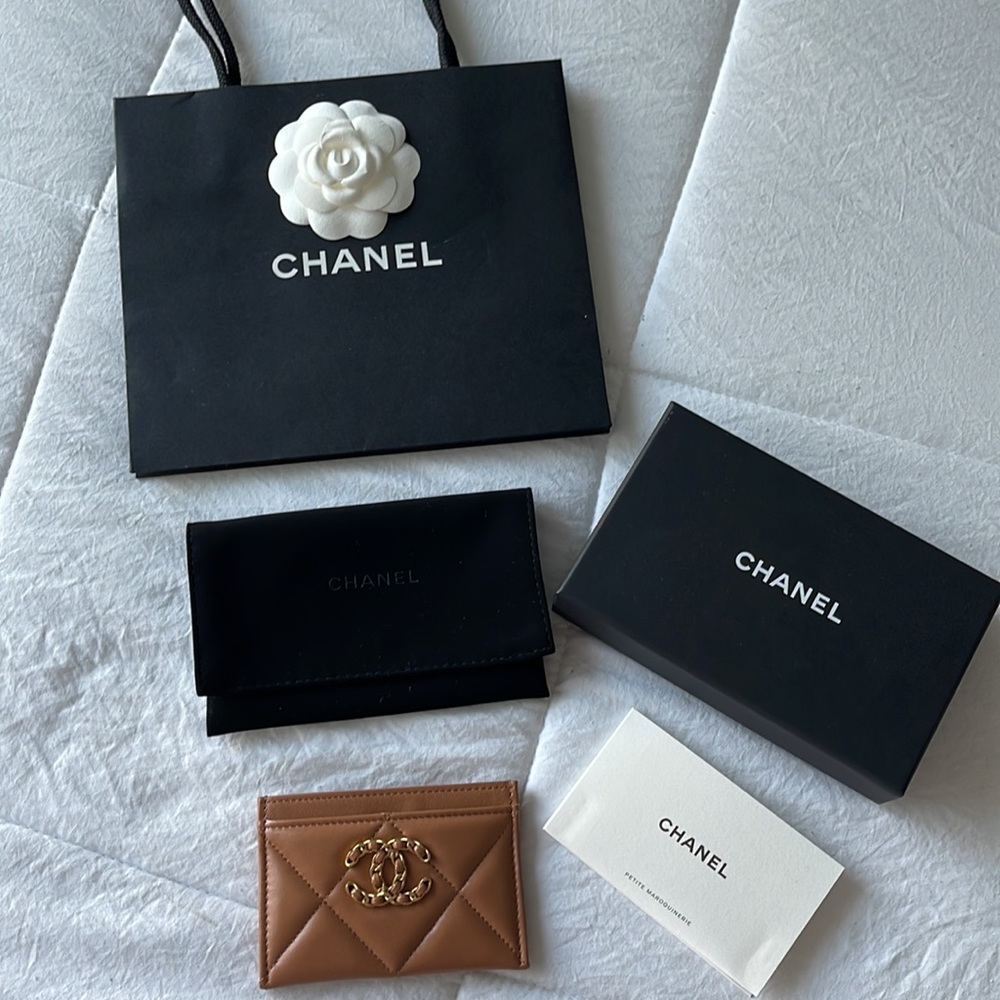 Original Chanel Card Holder (Marron)